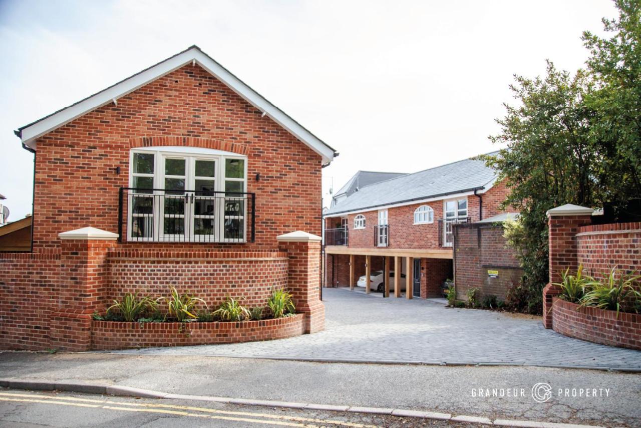 The Gatehouse By Grandeur Property Poole Extérieur photo